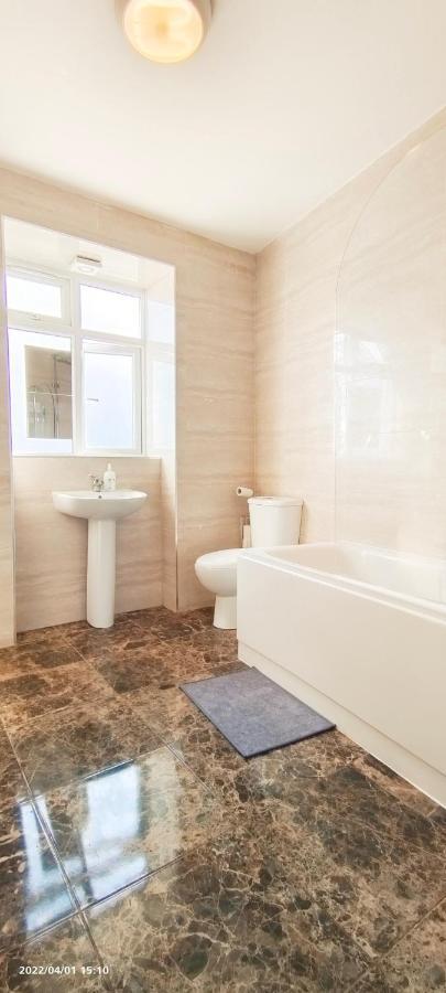 Acacia Flat 189 In Wembley Apartment London Exterior photo
